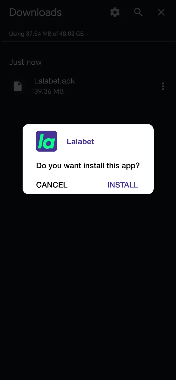 Accepteer en download het Lalabet APK-bestand naar je smartphone om de app te installeren.